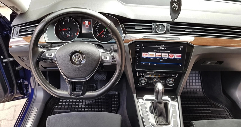 Volkswagen Passat cena 79900 przebieg: 148000, rok produkcji 2018 z Strzegom małe 742